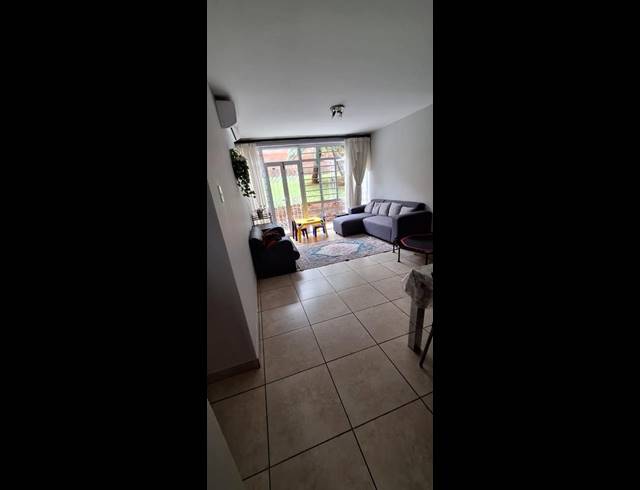 2 BEDROOM APARTMENT FOR SALE IN ESSENWOOD